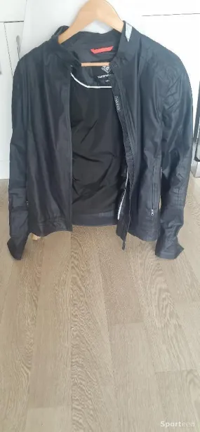Blouson Scooter / moto neuf Ajouté le : 21/06/2023